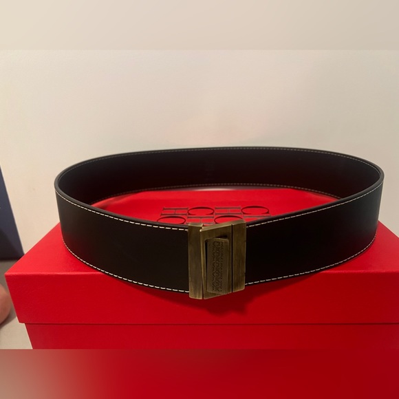 New Carolina Herrera Leather Belt Size Medium Black, Original Made in Spain - Picture 8 of 9